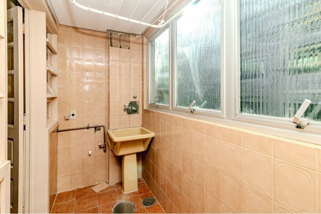 Imagem Imóvel com 3 Quartos à Venda, em Moinhos De Vento - Porto Alegre Imagem Imóvel com 3 Quartos à Venda, em Moinhos De Vento - Porto Alegre
