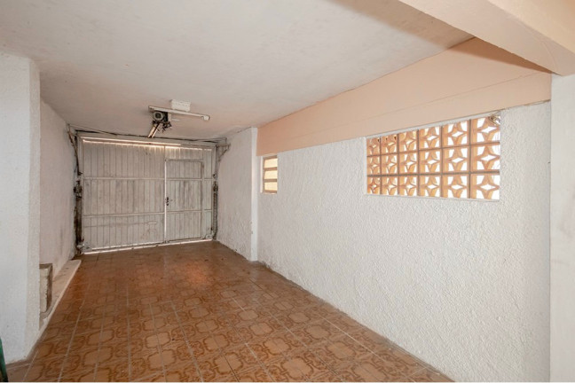 Imagem Casa com 3 Quartos à Venda, 300 m² em Jardim Sabará - Porto Alegre Imagem Casa com 3 Quartos à Venda, 300 m² em Jardim Sabará - Porto Alegre