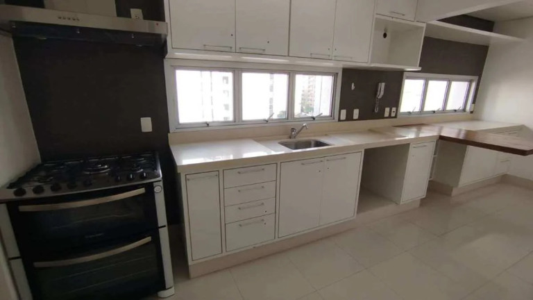 Apartamento com 2 Quartos para Alugar, 163 m²