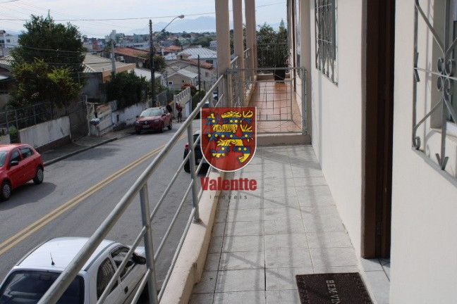 Imagem Casa com 6 Quartos à Venda, 246 m² em Coloninha - Florianópolis