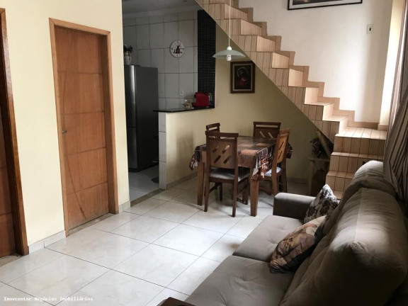 Imagem Casa com 4 Quartos à Venda, 50 m² em Meier - Rio De Janeiro Imagem Casa com 4 Quartos à Venda, 50 m² em Meier - Rio De Janeiro