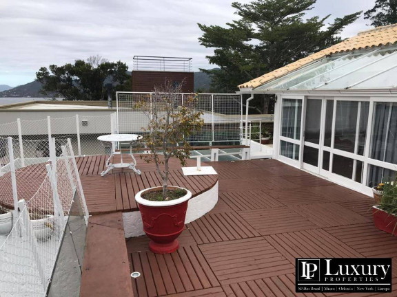 Imagem Casa com 5 Quartos à Venda, em Lagoa Da Conceição - Florianópolis Imagem Casa com 5 Quartos à Venda, em Lagoa Da Conceição - Florianópolis
