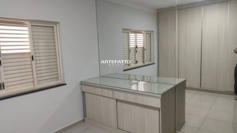 Imagem Casa com 4 Quartos à Venda, 240 m² Imagem Casa com 4 Quartos à Venda, 240 m²