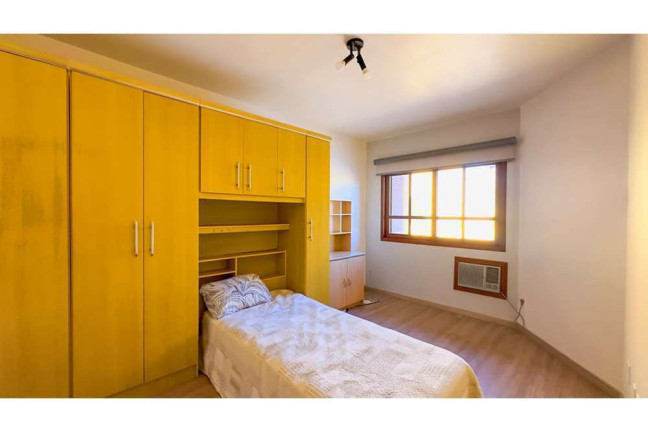 Imagem Casa com 4 Quartos à Venda, 307 m² em Partenon - Porto Alegre Imagem Casa com 4 Quartos à Venda, 307 m² em Partenon - Porto Alegre