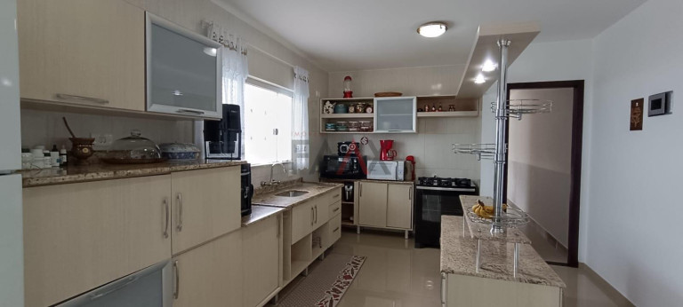 Imagem Casa com 4 Quartos à Venda, 197 m² em Santana - Guarapuava Imagem Casa com 4 Quartos à Venda, 197 m² em Santana - Guarapuava