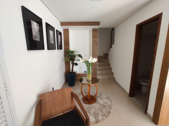 Imagem Imóvel com 
            	3             Quartos à Venda, 107 m² em 
            	Jardim Imperial             - 
            	Aparecida De Goiania            