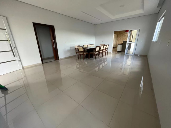 Imagem Casa com 3 Quartos à Venda, 238 m² em Setor Industrial - Sinop Imagem Casa com 3 Quartos à Venda, 238 m² em Setor Industrial - Sinop