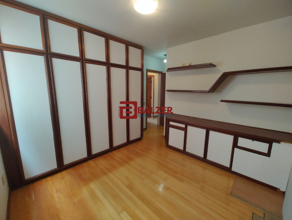 Imagem Apartamento com 3 Quartos à Venda, 122 m² em Centro - Florianópolis Imagem Apartamento com 3 Quartos à Venda, 122 m² em Centro - Florianópolis