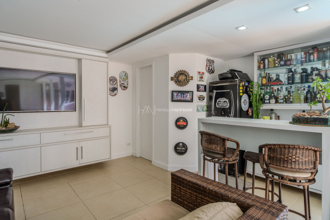 Imagem Casa com 3 Quartos à Venda, 352 m² em Mossunguê - Curitiba Imagem Casa com 3 Quartos à Venda, 352 m² em Mossunguê - Curitiba