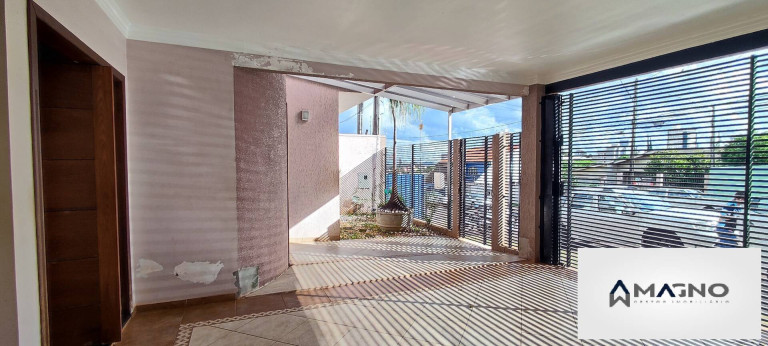 Imagem Casa com 4 Quartos à Venda, 257 m² em Centro - Cascavel