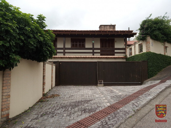 Imagem Casa com 6 Quartos à Venda, em Coqueiros - Florianópolis Imagem Casa com 6 Quartos à Venda, em Coqueiros - Florianópolis