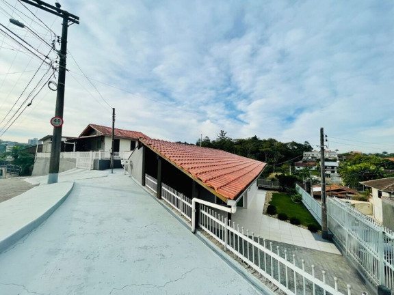 Imagem Casa com 3 Quartos à Venda, 110 m² em Velha - Blumenau Imagem Casa com 3 Quartos à Venda, 110 m² em Velha - Blumenau