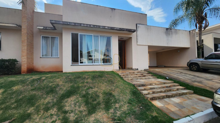 Imagem Casa de Condomínio com 3 Quartos à Venda, 200 m² em Jardim Itatiaia 2 - Londrina Imagem Casa de Condomínio com 3 Quartos à Venda, 200 m² em Jardim Itatiaia 2 - Londrina