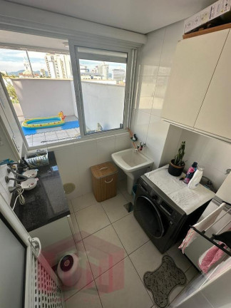 Imagem Imóvel com 2 Quartos à Venda, 214 m²
