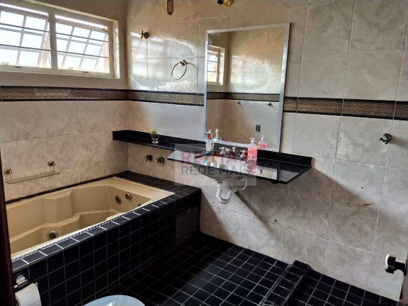 Imagem Sobrado com 5 Quartos para Alugar, 372 m² em Centro - Botucatu Imagem Sobrado com 5 Quartos para Alugar, 372 m² em Centro - Botucatu