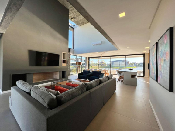 Imagem Casa com 5 Quartos à Venda,  em -- - Xangri-la