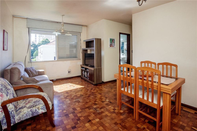 Imagem Imóvel com 2 Quartos à Venda,  em Passo Da Areia - Porto Alegre