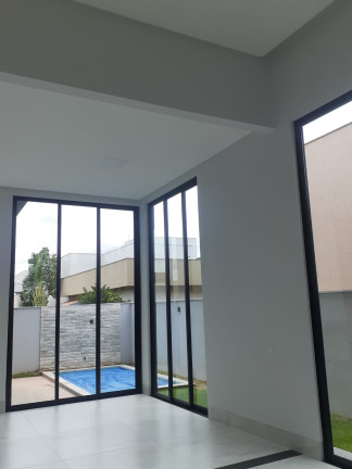 Imagem Casa com 3 Quartos à Venda, 219 m² em Portal Do Sol Green - Goiania Imagem Casa com 3 Quartos à Venda, 219 m² em Portal Do Sol Green - Goiania