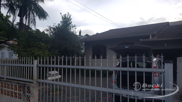 Imagem Casa com 3 Quartos à Venda, 139 m² em Petrópolis - Joinville Imagem Casa com 3 Quartos à Venda, 139 m² em Petrópolis - Joinville