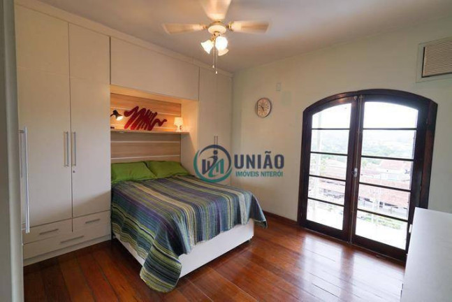 Imagem Casa com 4 Quartos à Venda, 419 m² em Maria Paula - Niterói
