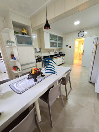 Imagem Casa com 5 Quartos à Venda, 397 m² em Buraquinho - Lauro De Freitas Imagem Casa com 5 Quartos à Venda, 397 m² em Buraquinho - Lauro De Freitas