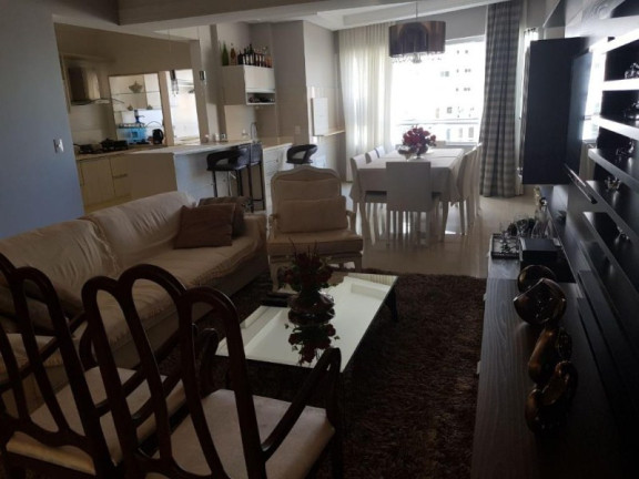 Imagem Imóvel com 3 Quartos à Venda, 140 m² em Centro - Balneário Camboriú Imagem Imóvel com 3 Quartos à Venda, 140 m² em Centro - Balneário Camboriú