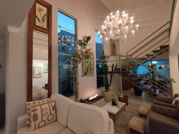 Imagem Casa com 3 Quartos à Venda, 270 m² em Centro - Botucatu Imagem Casa com 3 Quartos à Venda, 270 m² em Centro - Botucatu