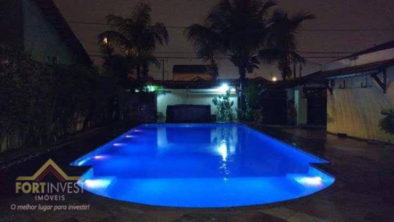Imagem Imóvel com 5 Quartos à Venda, 506 m² em Maracanã - Praia Grande Imagem Imóvel com 5 Quartos à Venda, 506 m² em Maracanã - Praia Grande