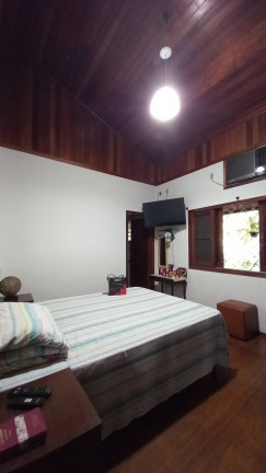 Imagem Chácara com 4 Quartos à Venda, 5.400 m² em Vila Areao - Taubaté Imagem Chácara com 4 Quartos à Venda, 5.400 m² em Vila Areao - Taubaté