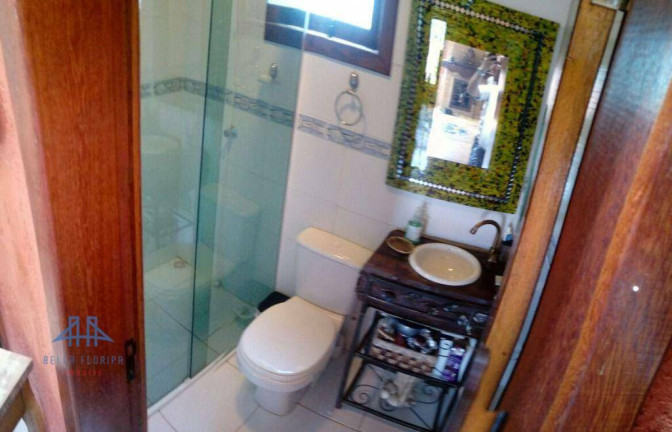 Imagem Casa com 2 Quartos à Venda, 180 m² em Rio Tavares - Florianópolis Imagem Casa com 2 Quartos à Venda, 180 m² em Rio Tavares - Florianópolis