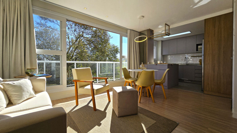 Imagem Apartamento com 2 Quartos à Venda, 59 m² em Jardim Botânico - Porto Alegre