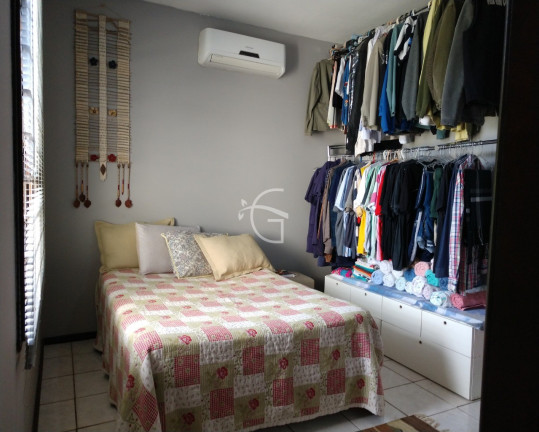 Imagem Casa com 3 Quartos à Venda,  em Bom Retiro - Joinville