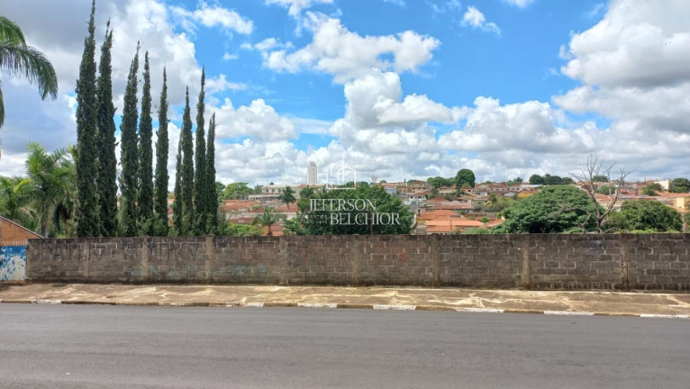 Imagem Terreno à Venda, 900 m² em Jardim Santa Cruz - Mogi Mirim Imagem Terreno à Venda, 900 m² em Jardim Santa Cruz - Mogi Mirim