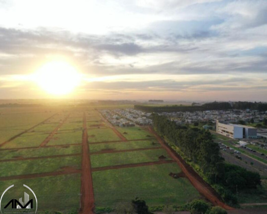 Imagem Terreno à Venda, 300 m² em Jardim Cristhais - Dourados