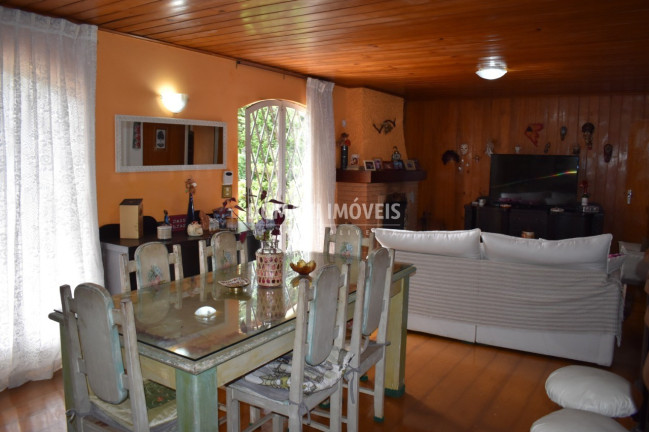 Imagem Casa com 4 Quartos à Venda, 248 m² em Região Da Abernéssia - Campos Do Jordão