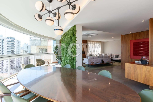 Imagem Apartamento com 3 Quartos à Venda, 210 m² em Moema - São Paulo