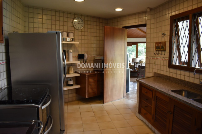 Imagem Casa com 4 Quartos à Venda, 360 m² em Região Do Alto Da Vila Inglesa - Campos Do Jordão Imagem Casa com 4 Quartos à Venda, 360 m² em Região Do Alto Da Vila Inglesa - Campos Do Jordão