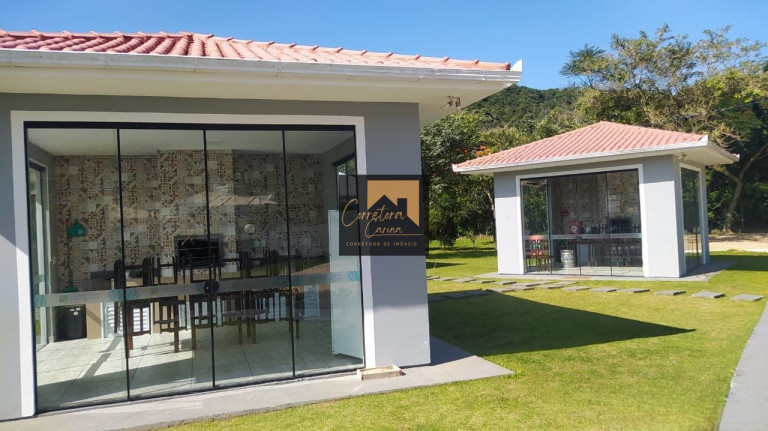 Imagem Terreno à Venda, 300 m² em Praia De Fora - Palhoça Imagem Terreno à Venda, 300 m² em Praia De Fora - Palhoça