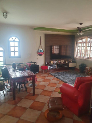 Imagem Casa com 4 Quartos à Venda, 310 m² em Taubaté Imagem Casa com 4 Quartos à Venda, 310 m² em Taubaté