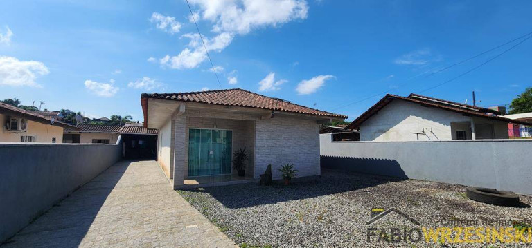 Casa com 3 Quartos à Venda, 113 m² em Paranaguamirim - Joinville