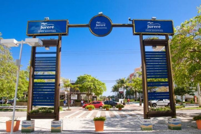 Imagem Terreno à Venda, 702 m² em Jurere - Florianópolis Imagem Terreno à Venda, 702 m² em Jurere - Florianópolis