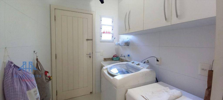 Imagem Casa com 4 Quartos à Venda, 340 m² em Córrego Grande - Florianópolis