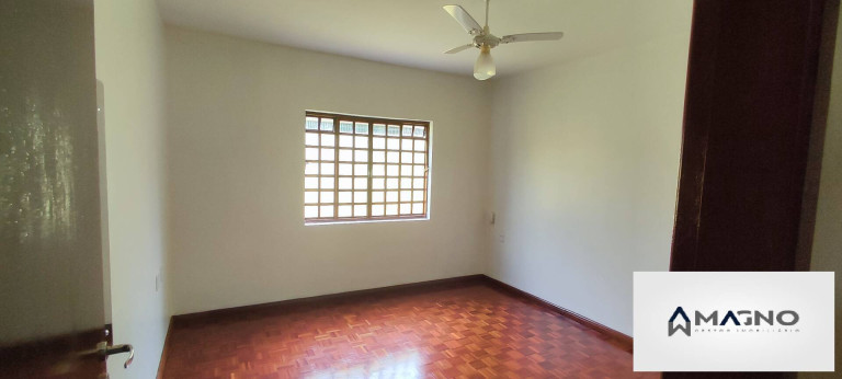 Imagem Casa com 3 Quartos à Venda, 131 m² em Coqueiral - Cascavel