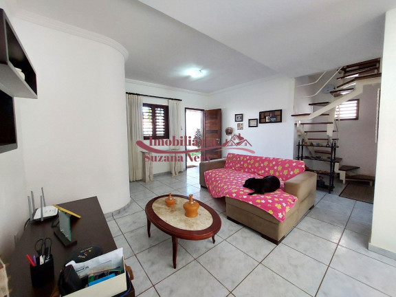 Imagem Casa com 3 Quartos à Venda, em Candelária - Natal Imagem Casa com 3 Quartos à Venda, em Candelária - Natal