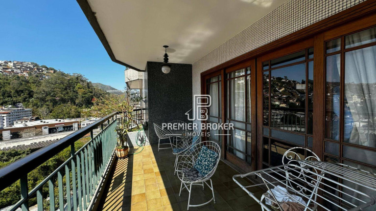 Apartamento com 4 Quartos à Venda, 187 m² em Várzea - Teresópolis