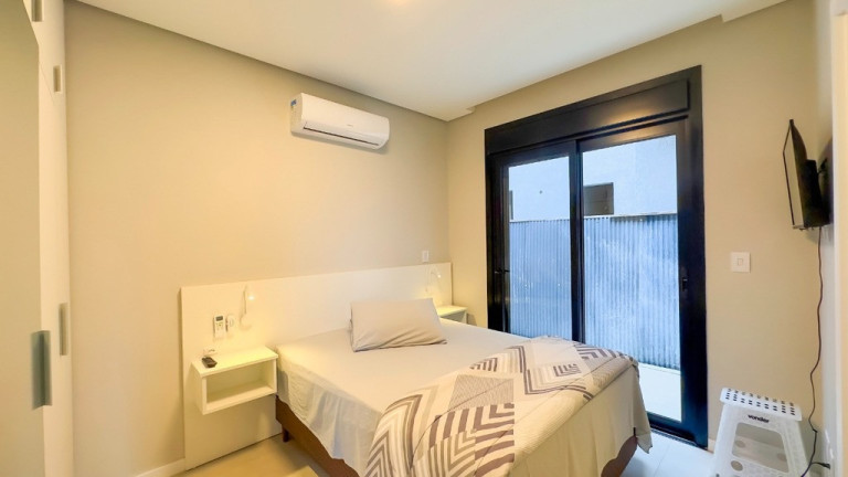 Imagem Casa com 4 Quartos à Venda, em Centro - Xangri-lá Imagem Casa com 4 Quartos à Venda, em Centro - Xangri-lá