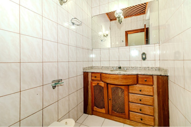 Imagem Casa com 3 Quartos à Venda, 243 m² em Menino Deus - Porto Alegre Imagem Casa com 3 Quartos à Venda, 243 m² em Menino Deus - Porto Alegre