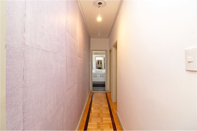 Imagem Apartamento com 3 Quartos à Venda, 105 m² em Rio Branco - Porto Alegre Imagem Apartamento com 3 Quartos à Venda, 105 m² em Rio Branco - Porto Alegre