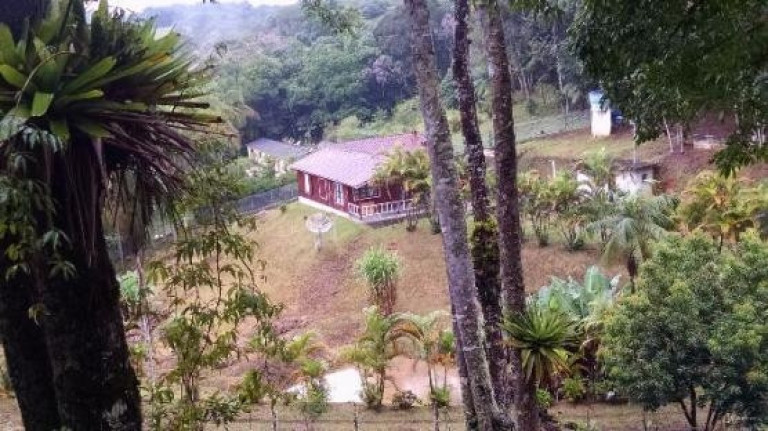 Imagem Chácara com 2 Quartos à Venda, 8.000 m² em Zona Rural - Juquitiba Imagem Chácara com 2 Quartos à Venda, 8.000 m² em Zona Rural - Juquitiba