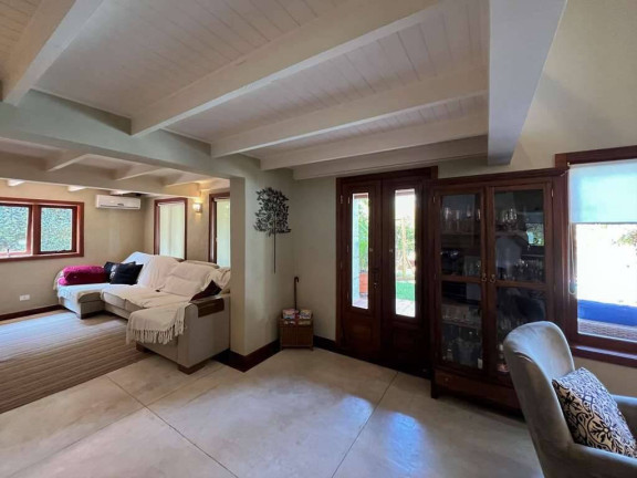 Imagem Casa com 5 Quartos à Venda, em Algarve - Cotia Imagem Casa com 5 Quartos à Venda, em Algarve - Cotia